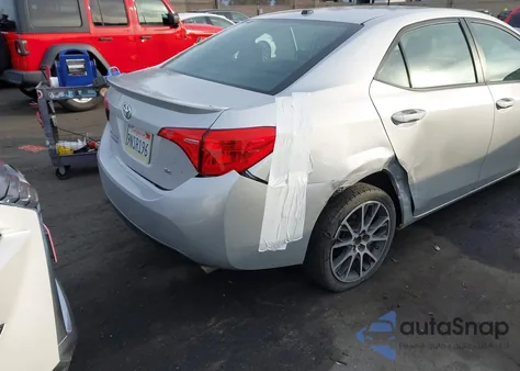 2017 Toyota Corolla Se Special Edition z USA, uszkodzony, nr VIN 5YFBURHE2HP630167